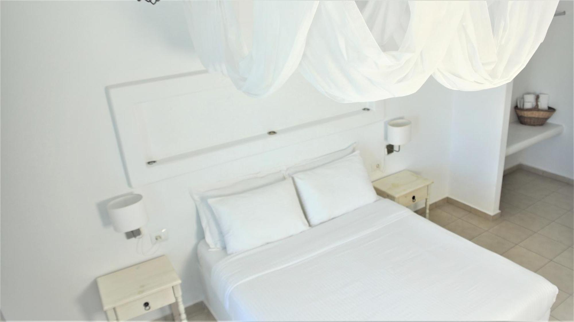 Harmony Hotel Sarandë Exteriör bild